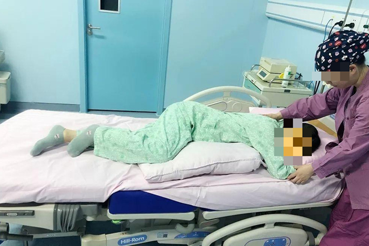 孕妇枕后位调整姿势图 | 百度健康·医学科普